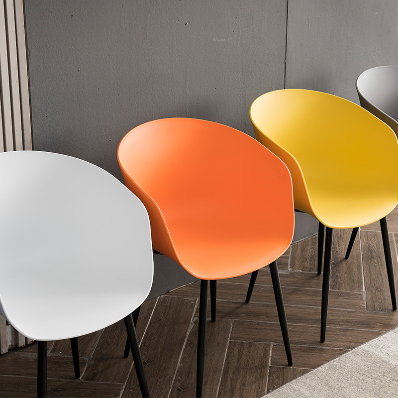 Moderní italský francouzský styl Vysoce kvalitní plastový Pp Shell Kuchyňská jídelna Plastová židle pro jídelnu