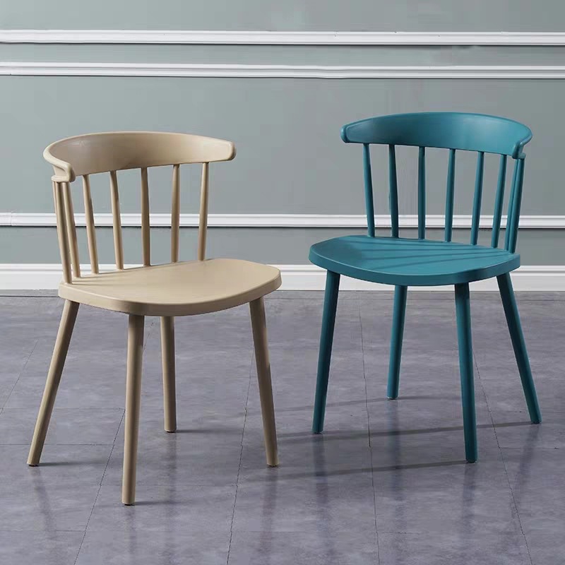 Továrnana velkoobchodní cenu stohovatelné moderní salonek plastové jídelní židle venkovní zahradní restaurace PP židle