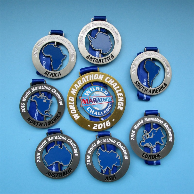 Měkký smalt Silver Metal Barevná mapa skládačka Světový maratón kombinované medaile