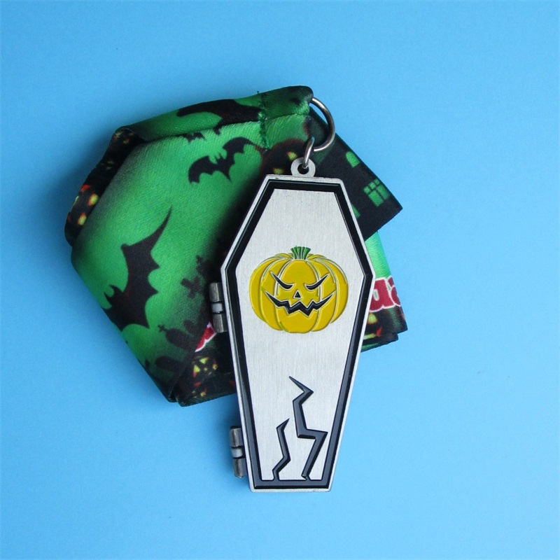 Profesionální vlastní kovové medaile Holiday Gift Halloween Vánoční Velikonoční festival Medaile Clam-Shell Skládání medaile