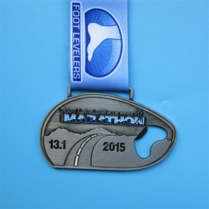 Vlastní medailonnáhrdelník cyklistické medaile starožitné pokovované kovové medaile