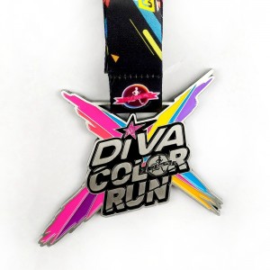 Perfektní dárkový průvodce pro běh vlastního medailonunáhrdelníku