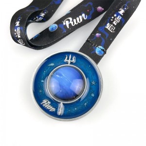 Barva 3D smaltovaného zlatého medailonunáhrdelníku Stereoskopický efekt Medaile běžící medaile věšák