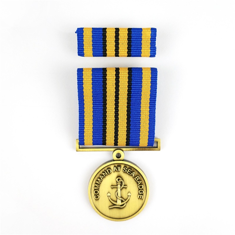 Měkký smalt vlastní odznaky Pin Award Medaile of Honor s krátkým šňůřem