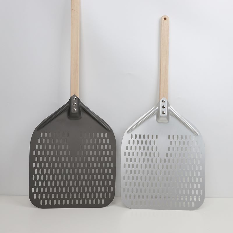 Dřevěná rukojeť tvrdě eloxovaná 8 palců 10 palců perforovaná hliníková pizza peel pizza lopata pizza špachtle pizza Turner