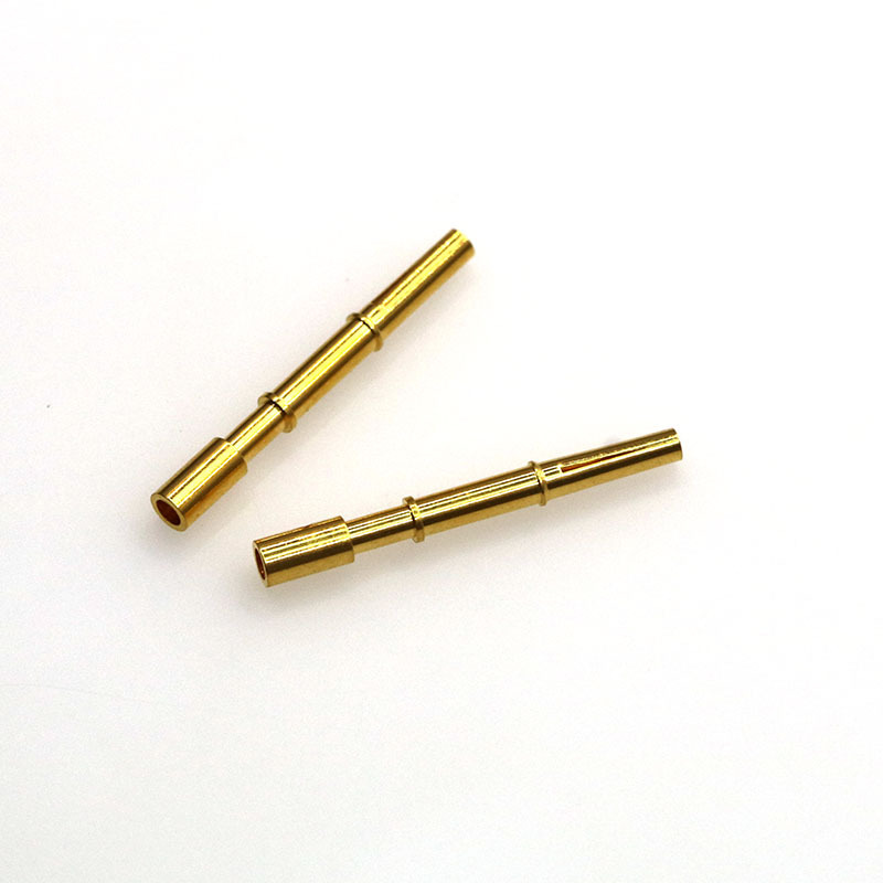 Pin a zásuvka