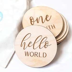 Dřevěný artefakt těhotná dětská měsíc milník karta dřevěná měsíční pamětní karta pěstování karty