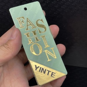 Zlacený tisk Proces zavěšení karty