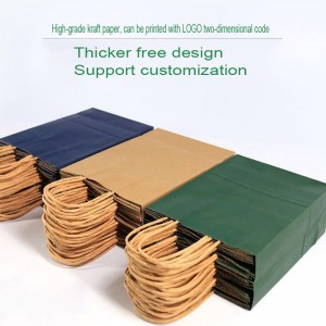 Barevný hnědý papírový sáček