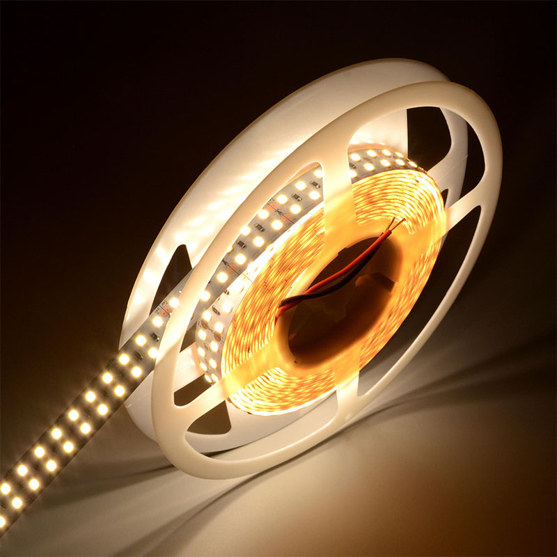 2835 d240leds/m LED pás