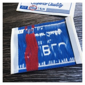 Vlastní oděvní štítek, ručně vyráběná textilní značka