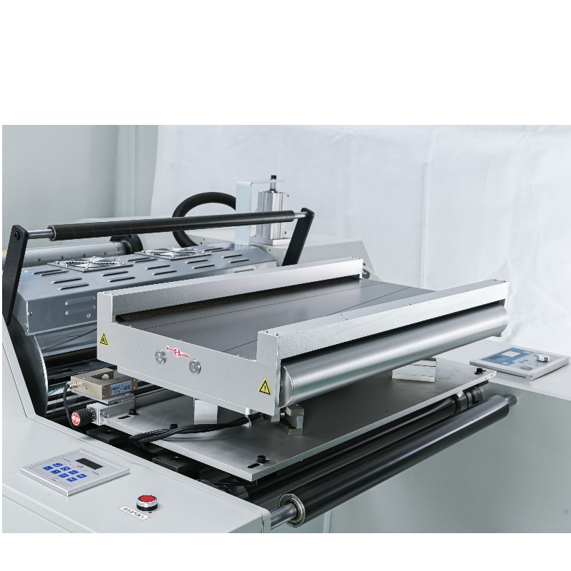 M750C-J BOPP tepelný laminovaný film Vysokorychlostní laminátový stroj (typ elektromagnetického vytápění)