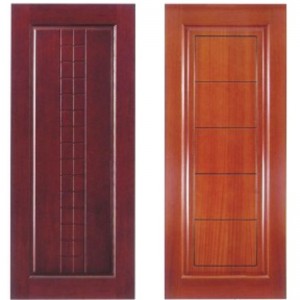 Plastová vytlačovací forma s širokým panelem