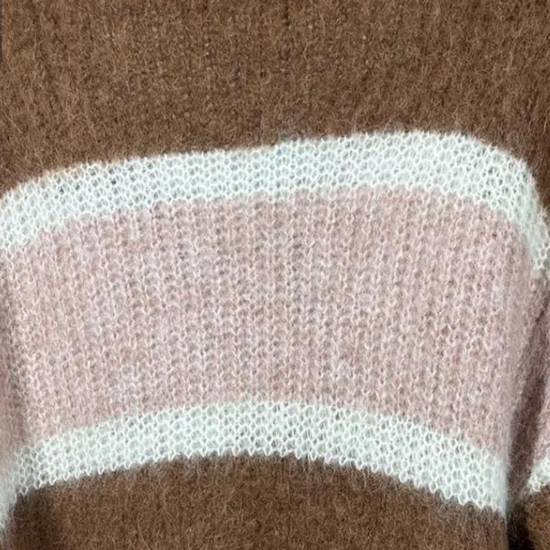 Svetr s mohair strippet svetrem pro dámské strip.