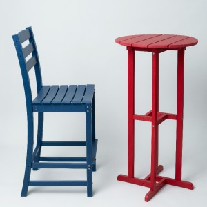 Kulatý venkovní boční stůl