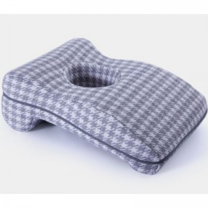 Polštář s otvorem