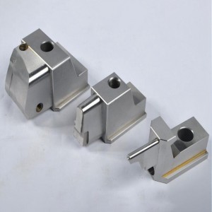 Slide injekční plísně