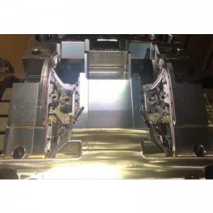 Automobilová lehká forma