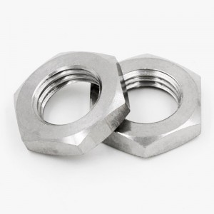 šestihranná trubková matice se závitem