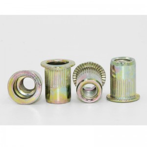 zinek-barevně pokovenánýtovaná matice se zápustnou hlavou