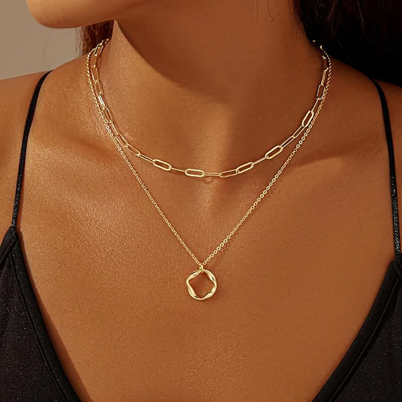 Minimalistický dvojitý-Vrstvenýnáhrdelník 4K zlato postříbřený Trendy kruhovýnáhrdelník s přívěskemna řetízekna kancelářské sponky, jednoduchý zlatý diamantový kříž s mašlí Dárky pro ženy