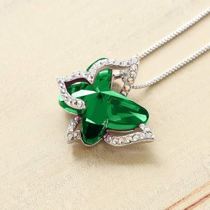 Křišťálovýnáhrdelník s motivem smaragdové hvězdy s přívěškem Butterfly Birthstone - Stříbrný tón s 18\