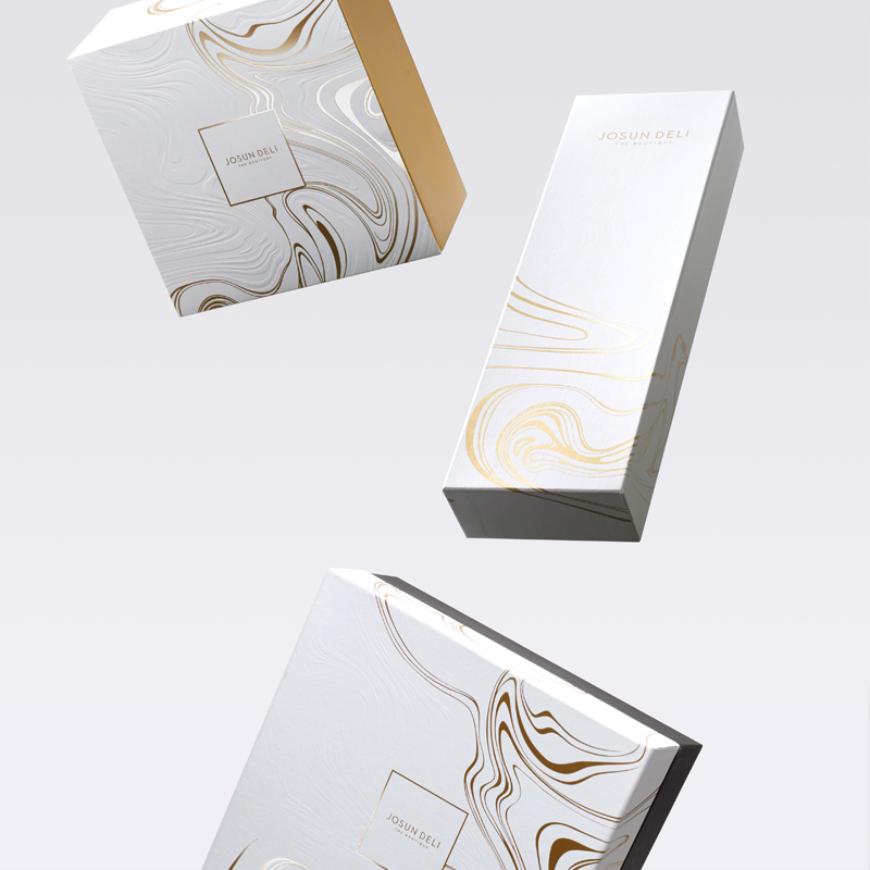 Golden Minimalist Gift Box