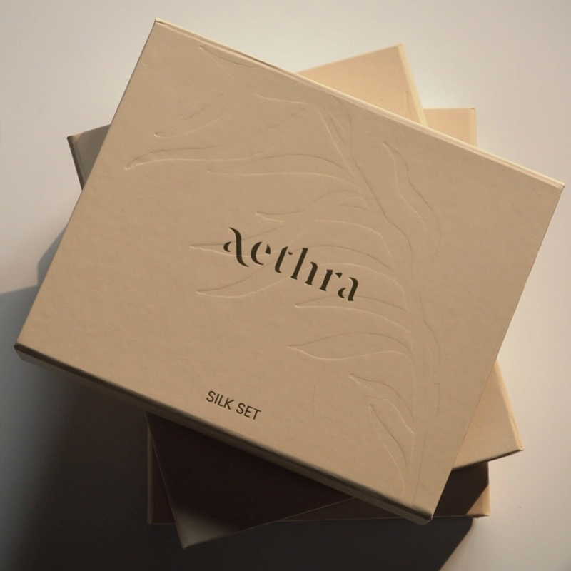 Botanická blažená magnetická dárková krabička