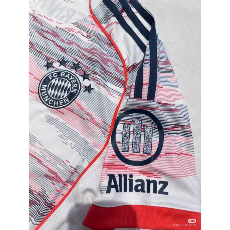25/26 Bayern Away dresy vnové sezóně