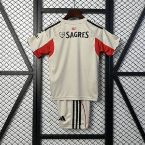 25/26 dětí Benfica Away Velikost: 16-28