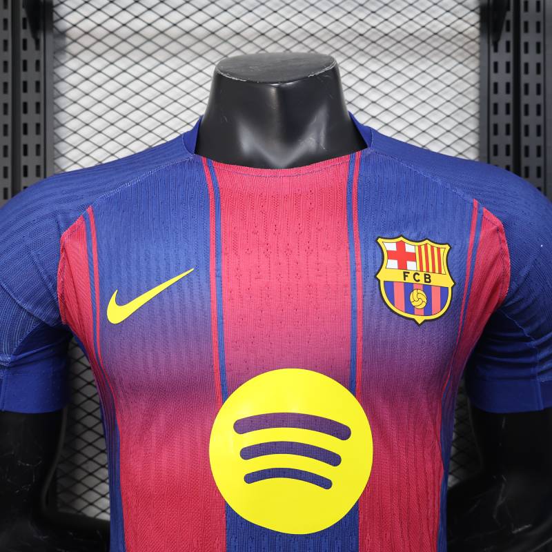 25/26 hráčů Barcelona Home S-4xl